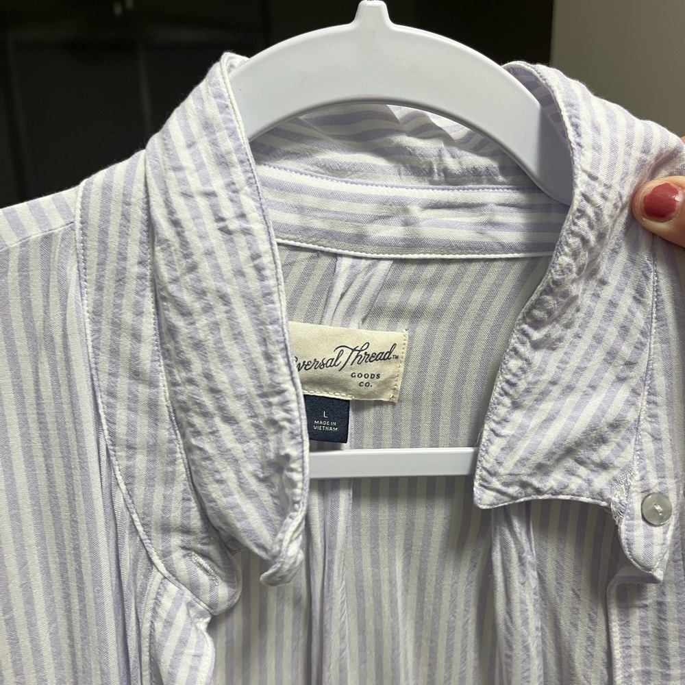 Soft button down from Universal thread - Picture 2 of 2